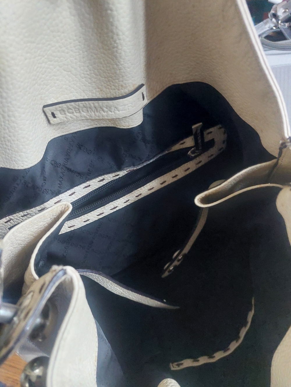 BCBG Maxazria Leather Handbag Oversized Bag Tan Silvertone Hardware - Picture 6 of 7